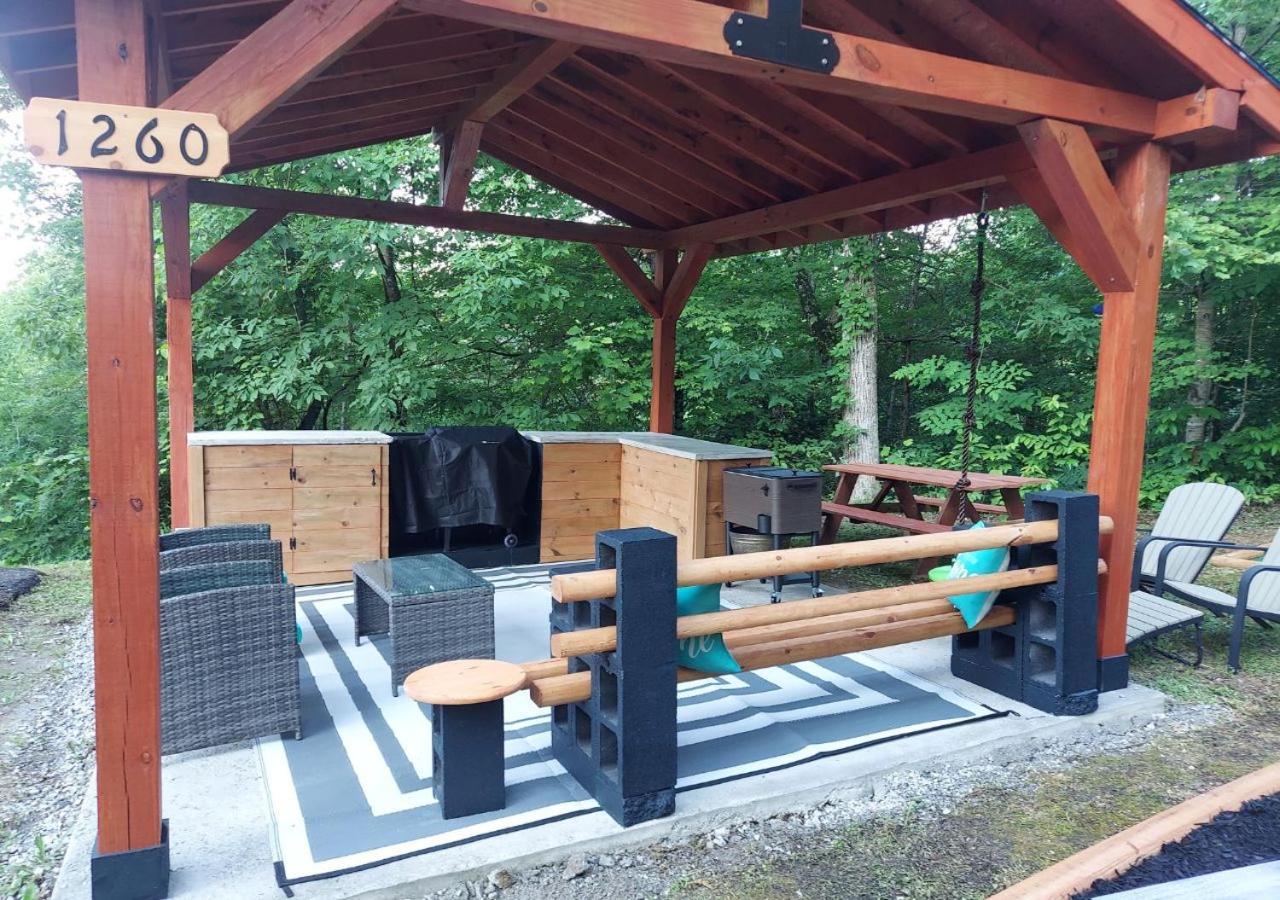 Fabulous Pet-Friendly, Family Cabin With Outdoor Kitchen, Hot Tub, Sauna, Fireplace, Theater Room, Arcade, Pool Table, And Fire Pit Within Minuties Of Dollywood Sevierville Esterno foto