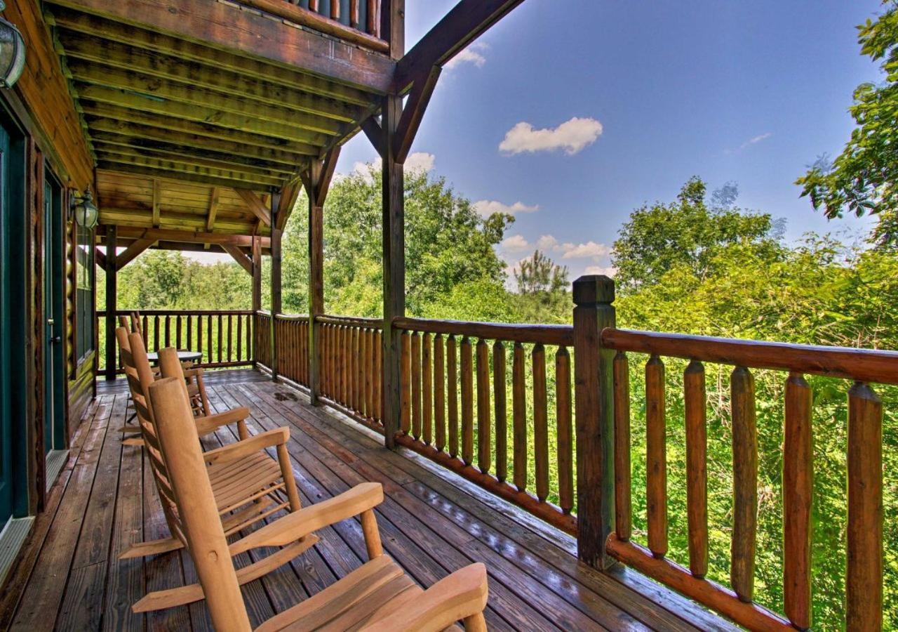Fabulous Pet-Friendly, Family Cabin With Outdoor Kitchen, Hot Tub, Sauna, Fireplace, Theater Room, Arcade, Pool Table, And Fire Pit Within Minuties Of Dollywood Sevierville Esterno foto