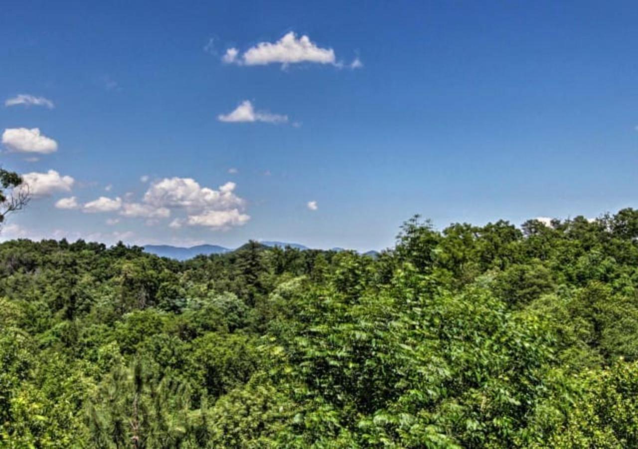 Fabulous Pet-Friendly, Family Cabin With Outdoor Kitchen, Hot Tub, Sauna, Fireplace, Theater Room, Arcade, Pool Table, And Fire Pit Within Minuties Of Dollywood Sevierville Esterno foto