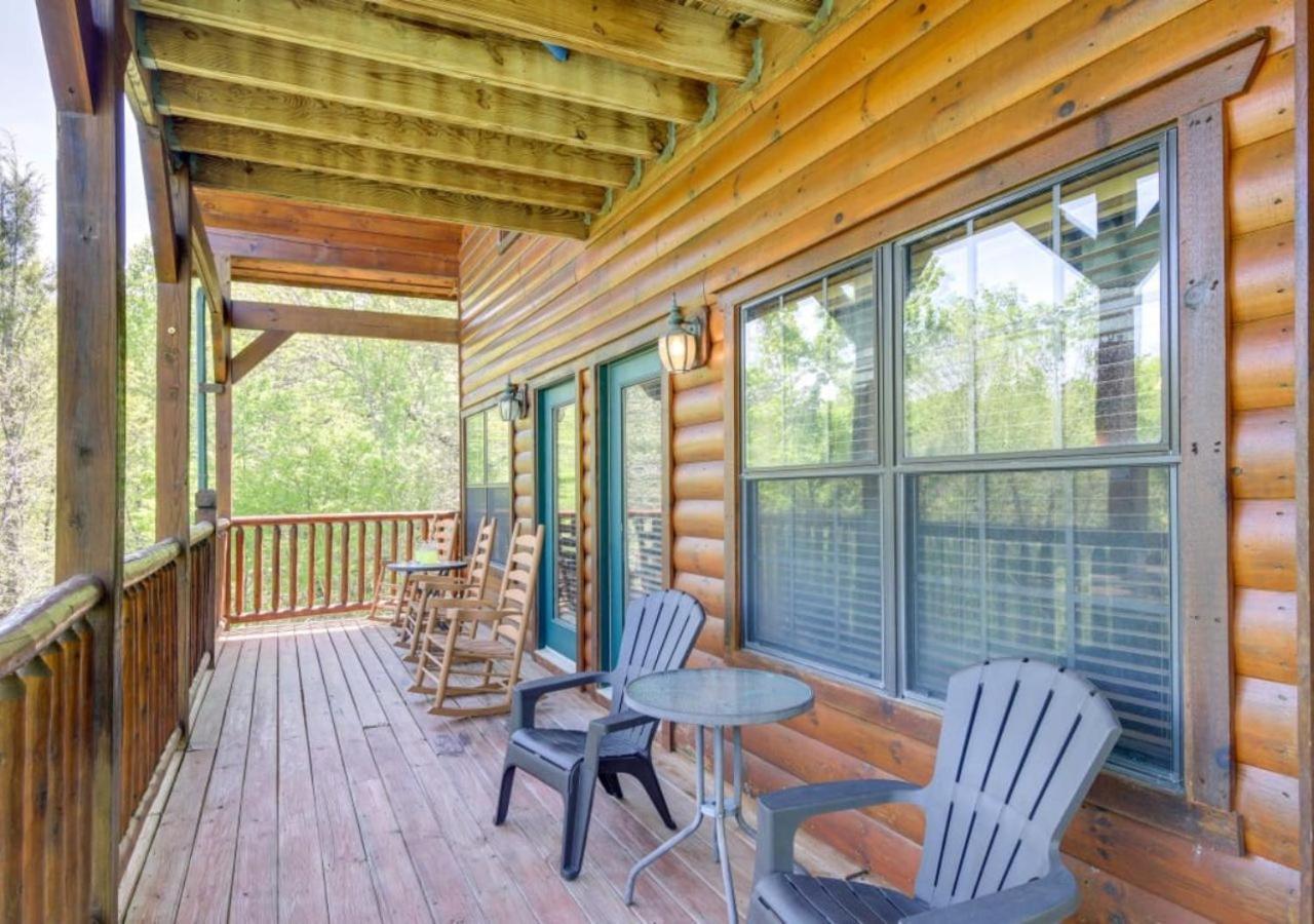 Fabulous Pet-Friendly, Family Cabin With Outdoor Kitchen, Hot Tub, Sauna, Fireplace, Theater Room, Arcade, Pool Table, And Fire Pit Within Minuties Of Dollywood Sevierville Esterno foto