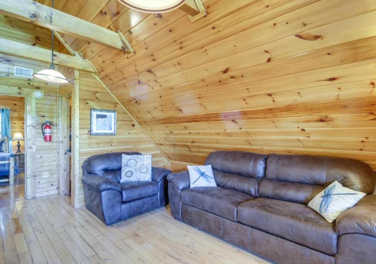 Fabulous Pet-Friendly, Family Cabin With Outdoor Kitchen, Hot Tub, Sauna, Fireplace, Theater Room, Arcade, Pool Table, And Fire Pit Within Minuties Of Dollywood Sevierville Esterno foto